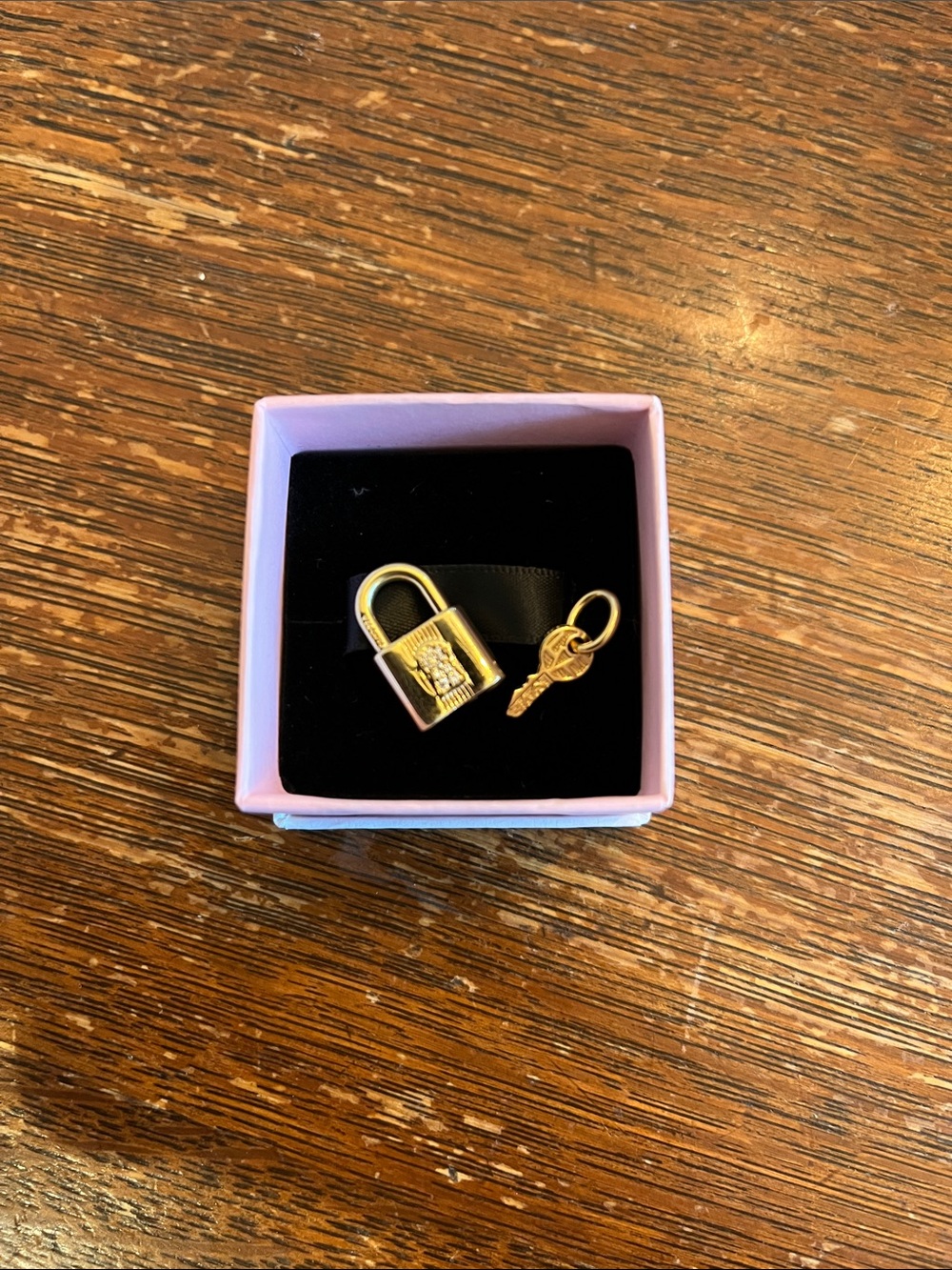 PANDORA Padlock & Key Dangle Charm - Picture 7 of 7